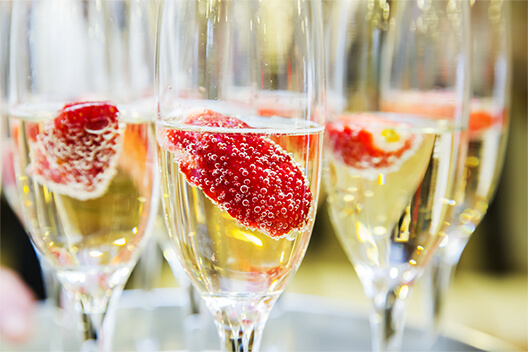 Boat Hire Sydney offers fabulous Food and Beverage Packages
